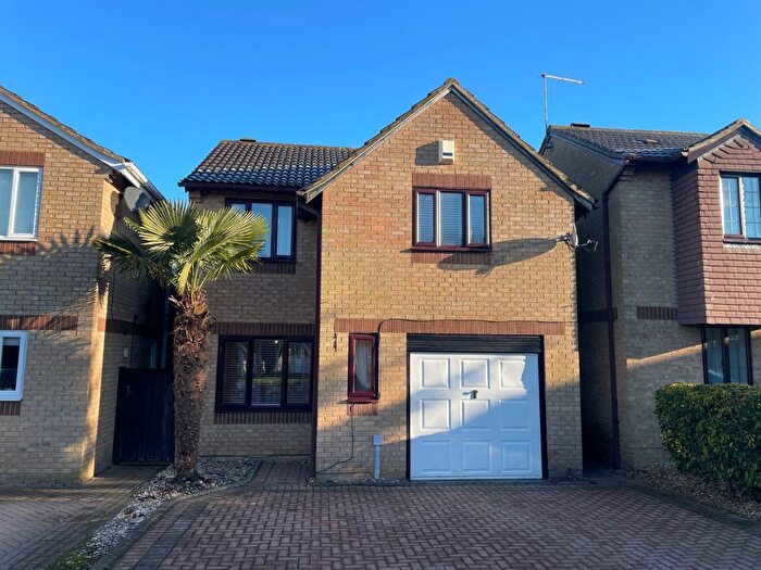 3 Bedroom Detached House For Sale In Provence Court, Duston, NN5