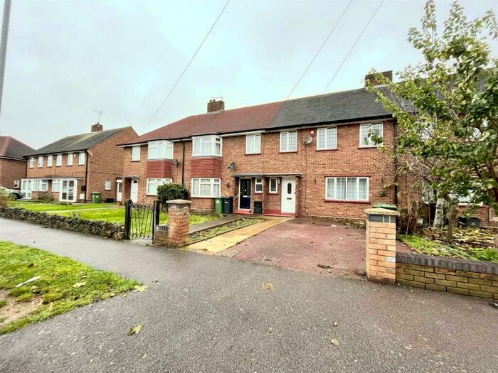 3 Bedroom End Of Terrace House To Rent In Raglan Avenue, Waltham Cross, EN8