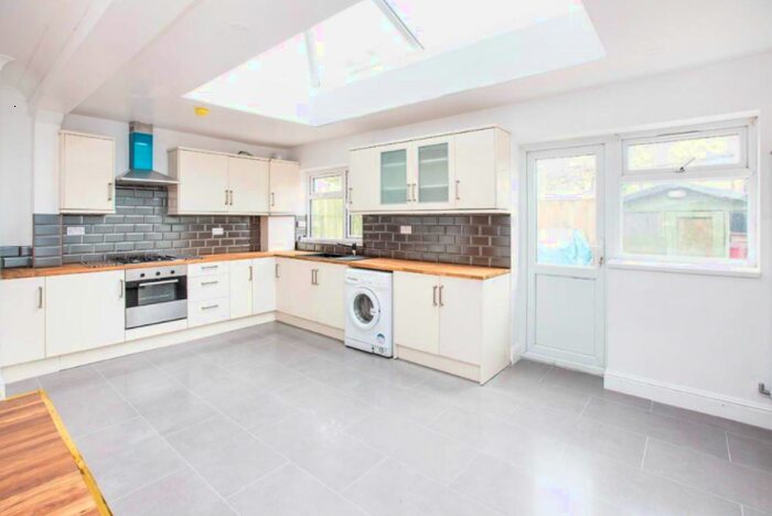 5 Bedroom End Of Terrace House To Rent In Gardner Road, London, E13