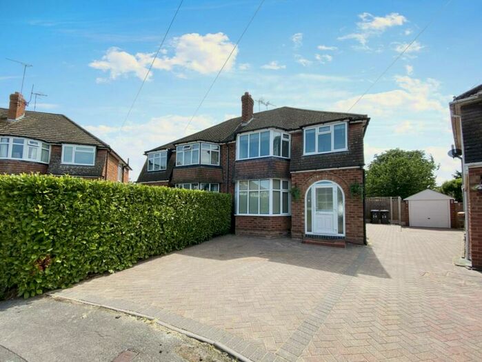 3 Bedroom Semi-Detached House To Rent In Ash Grove, Stratford-upon-Avon, CV37