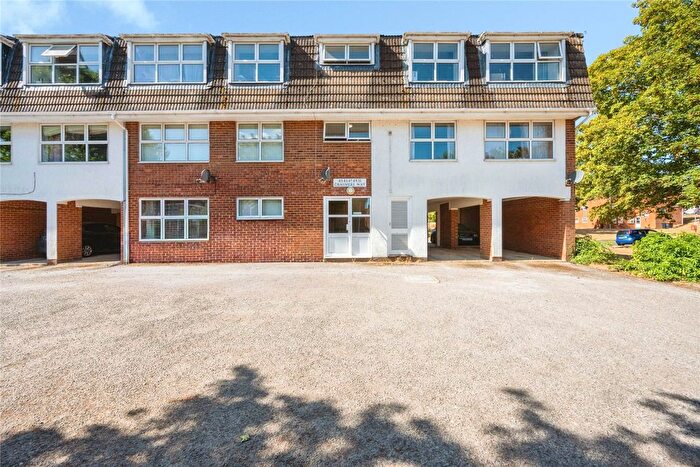 2 Bedroom Flat For Sale In Grasmere Way, Leighton Buzzard, Bedfordshire, LU7