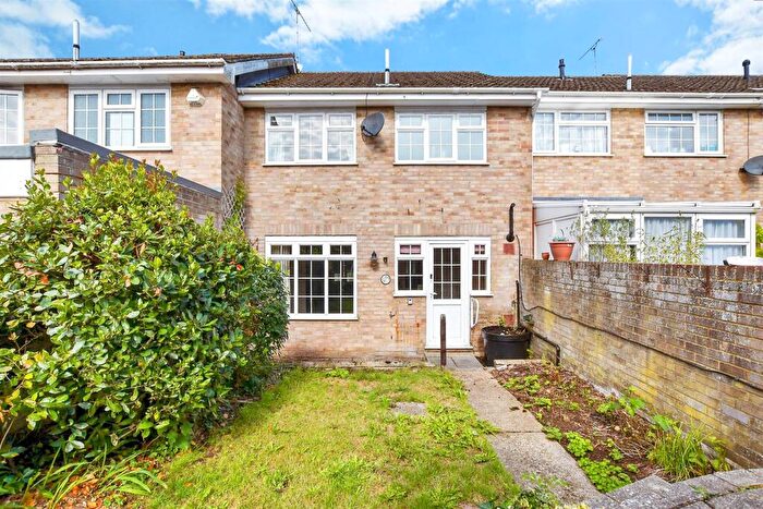 3 Bedroom Terraced House For Sale In Willington Street, Maidstone, Kent, ME15