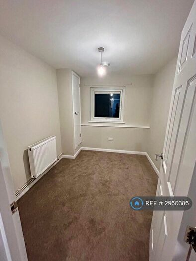 3 Bedroom Flat To Rent In Orchard, Northfleet, DA11