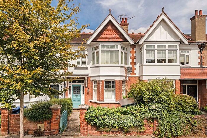 3 Bedroom Property To Rent In Perivale Gardens, Ealing, W13