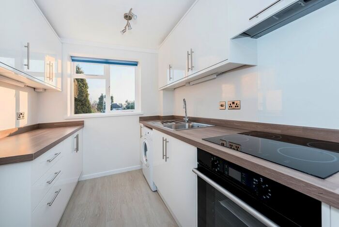1 Bedroom Flat To Rent In Galsworthy Road, Norbiton, Kingston Upon Thames, KT2