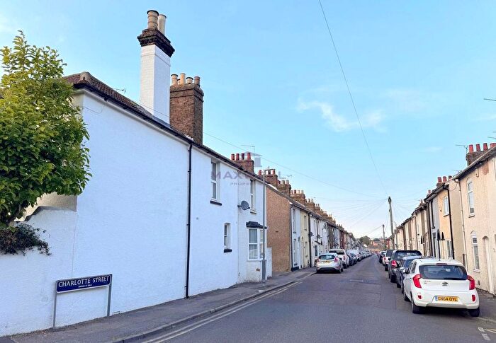 2 Bedroom End Of Terrace House To Rent In Charlotte Street, Sittingbourne, ME10