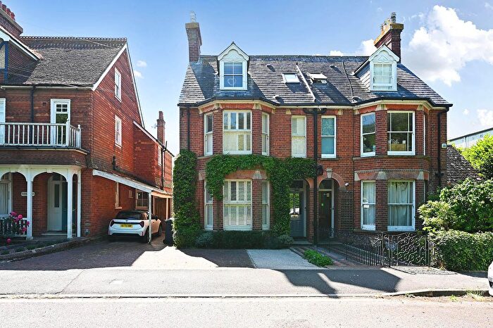 4 Bedroom Semi-Detached House To Rent In The Grove, Rye, East Sussex, TN31