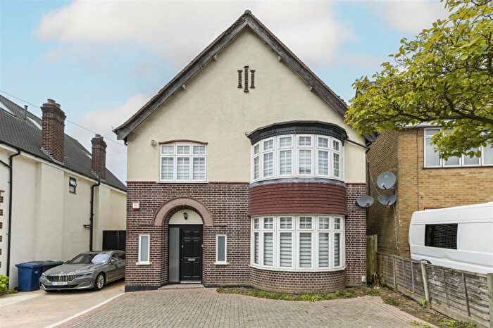 5 Bedroom Detached House To Rent In Highfield Gardens, Golders Green, NW11