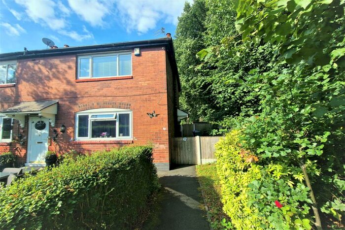2 Bedroom Apartment To Rent In Mauldeth Road, Burnage, Manchester, M19