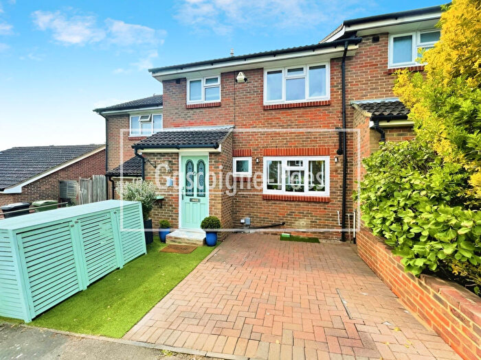 3 Bedroom House To Rent In Woodside Road, Guildford, GU2