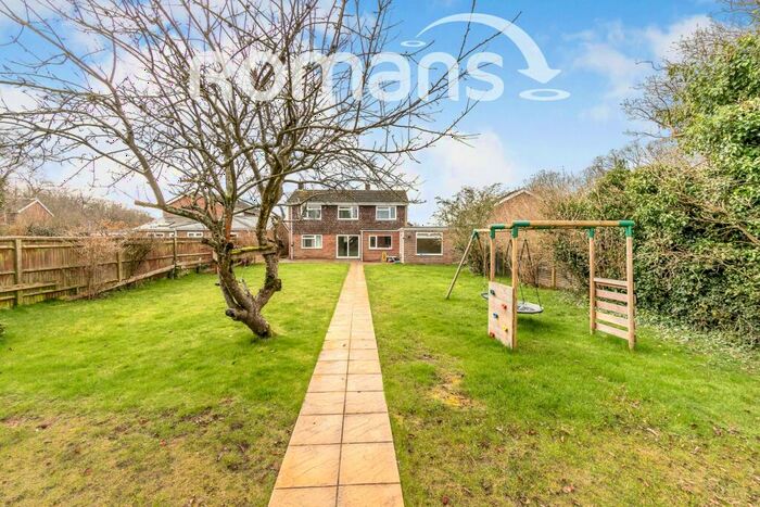 4 Bedroom Detached House To Rent In Marchwood Close, Emmer Green, RG4