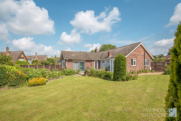 3 Bedroom Detached Bungalow For Sale In Rosary Close, Mulbarton, NR14