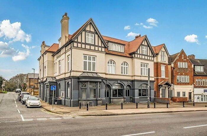 1 Bedroom Flat For Sale In White Horse Hill, Chislehurst, Kent, BR7