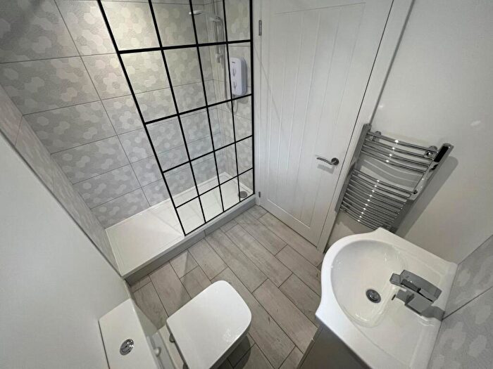 2 Bedroom Apartment To Rent In Trencherbone, Radcliffe, Manchester, M26