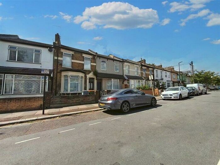 5 Bedroom Terraced House To Rent In Caistor Park Road, Stratford, E15