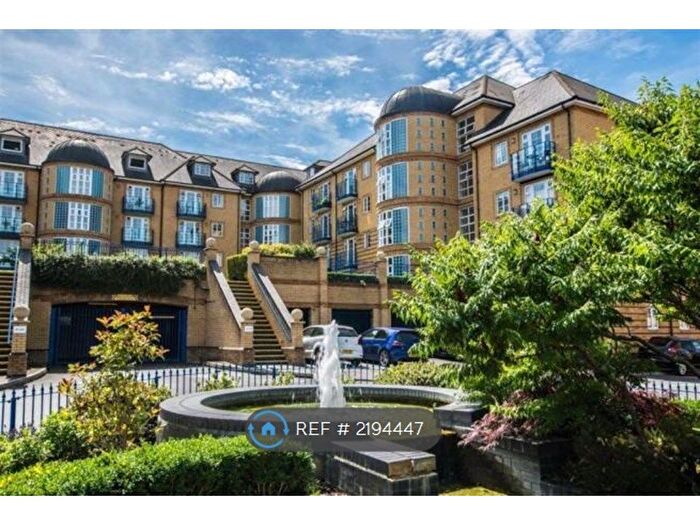 2 Bedroom Flat To Rent In Newland Gardens, Hertford, SG13