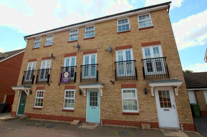 3 Bedroom Town House To Rent In Rothbart Way, Hampton Hargate, Peterborough, PE7