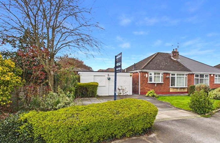 2 Bedroom Semi-Detached Bungalow For Sale In Westgate Drive, Tyldesley, M29