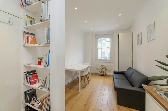 1 Bedroom Flat To Rent In St. Peter's Street, Angel, N1