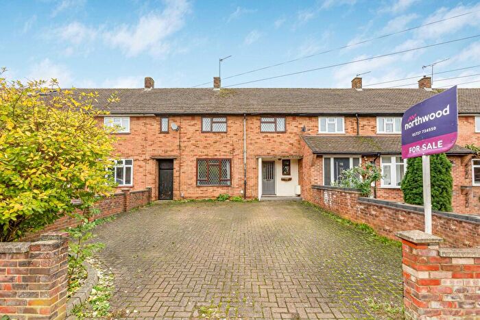 4 Bedroom Terraced House For Sale In Woollam Crescent, St Albans, AL3
