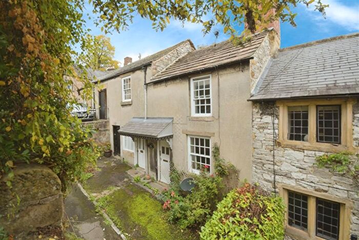 2 Bedroom End Terrace House For Sale In King Street, Bakewell, DE45