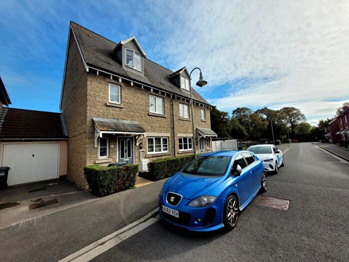 4 Bedroom House To Rent In Saxon Court, St. Georges, Weston-super-Mare, Somerset, BS22