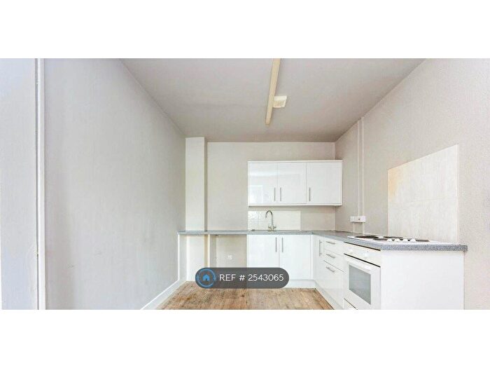 1 Bedroom Flat To Rent In Duncombe Street, Bletchley, Milton Keynes, MK2