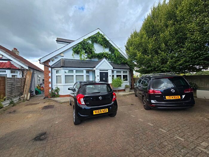 4 Bedroom Bungalow For Sale In Pole Hill Road, Uxbridge, UB10