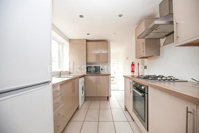 5 Bedroom Maisonette To Rent In (£pppw) Warwick Street, Sandyford, Newcastle Upon Tyne, NE6