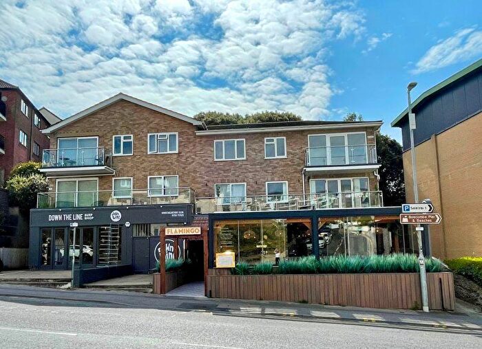 3 Bedroom Flat To Rent In Stunning Newly Renovated Flat - Sea Road - £. Pcm, BH5