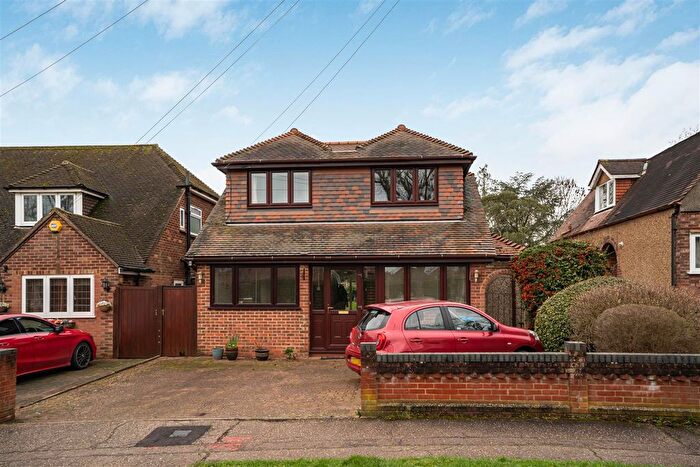 3 Bedroom Detached House For Sale In Morgan Crescent, Theydon Bois, Epping, CM16