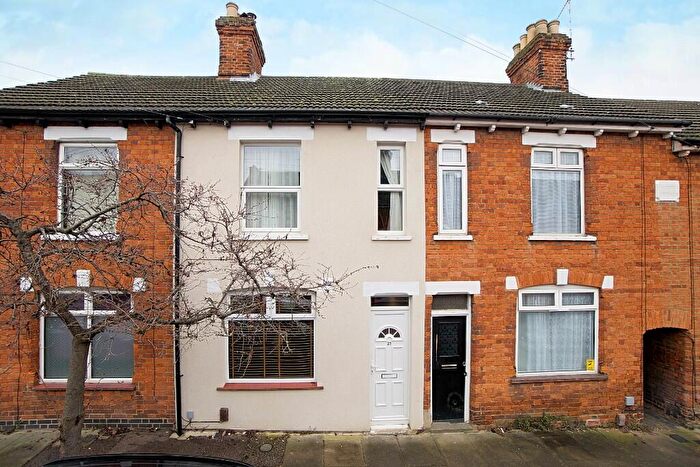 3 Bedroom Terraced House For Sale In Salisbury Street | Bedford | Beds | | Lovely House, MK41