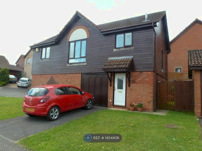 2 Bedroom Semi-Detached House To Rent In Avondown Road, Durrington, Salisbury, SP4