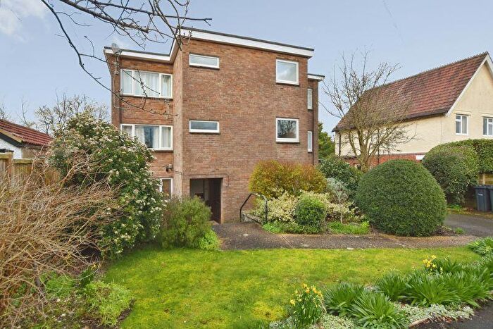 2 Bedroom Flat For Sale In Bouverie Avenue, Harnham ***No Onward Chain***, SP2