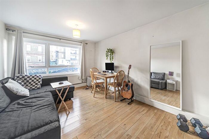 1 Bedroom Flat For Sale In Nantes Close, London, SW18