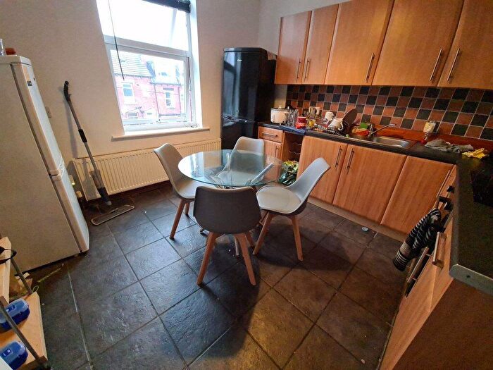 6 Bedroom House To Rent In Burley Road, Leeds, LS4