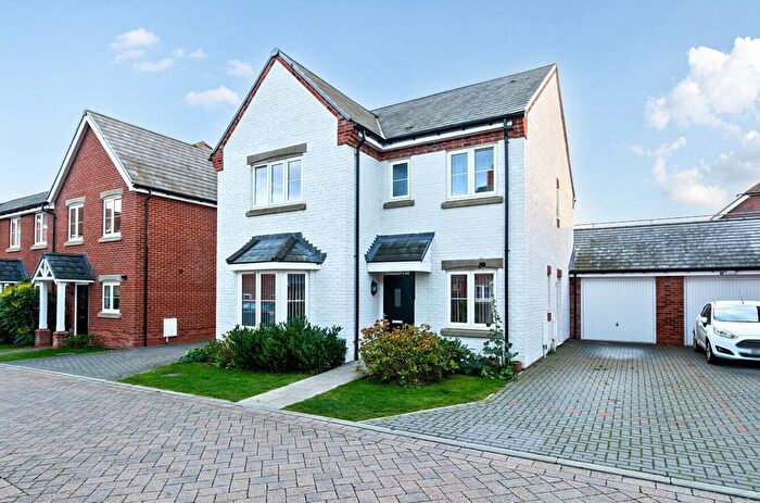 4 Bedroom Detached House For Sale In Goswell Square, Alton, Hampshire, GU34