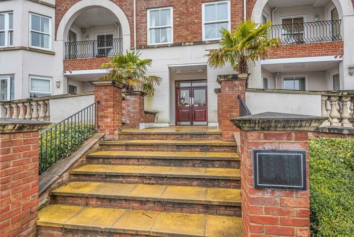 2 Bedroom Apartment To Rent In Ascot, Berkshire, SL5