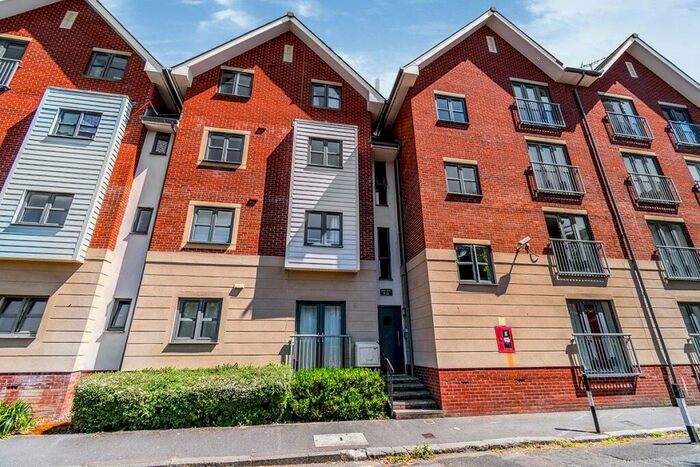 2 Bedroom Flat To Rent In Aylward Street, Portsmouth, PO1