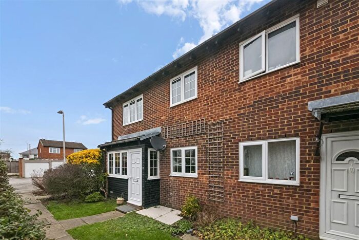 1 Bedroom End Terrace House To Rent In Hathaway Close, Ruislip, HA4