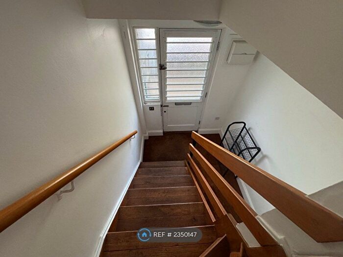 1 Bedroom Flat To Rent In London, London, SW9