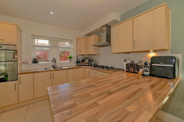 5 Bedroom Town House For Sale In Frampton Grove, Westcroft, MK4