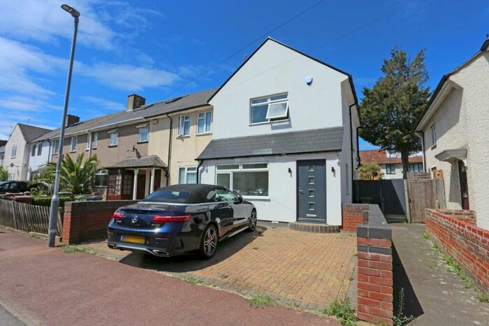 2 Bedroom Semi-Detached House To Rent In Groveway, Dagenham, London, RM8