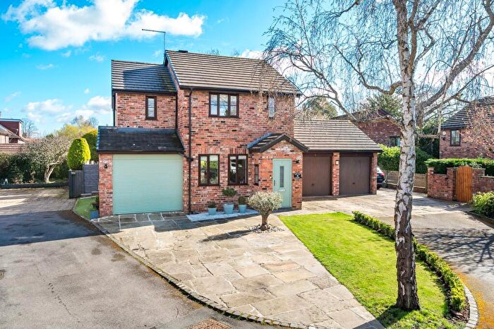 3 Bedroom Detached House For Sale In South Bank Close, Alderley Edge, SK9