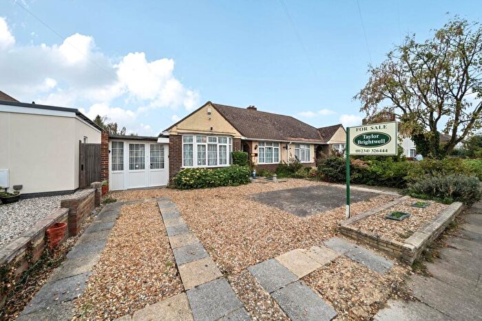 3 Bedroom Bungalow For Sale In Aylesbury Road, Bedford, MK41