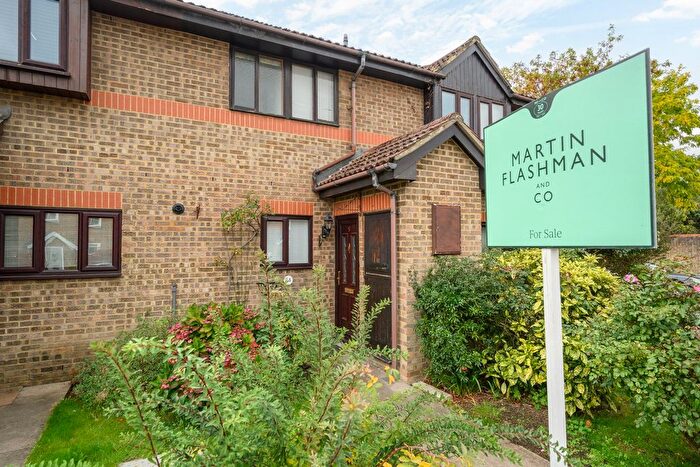 1 Bedroom Semi-Detached House For Sale In Audley Firs, Hersham, Walton-On-Thames, KT12