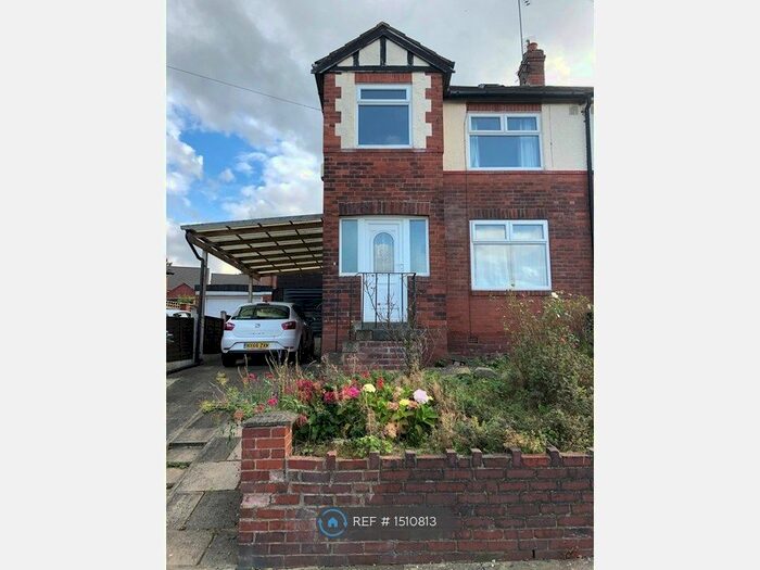 3 Bedroom Semi-Detached House To Rent In Summerfield Gardens, Leeds, LS13