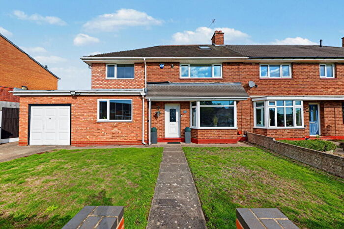 4 Bedroom End Of Terrace House For Sale In Longmeadow Crescent, Birmingham, B34