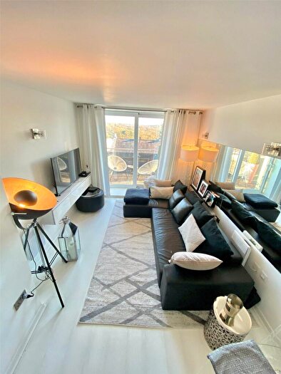 2 Bedroom Apartment To Rent In Becket House, New Road, CM14