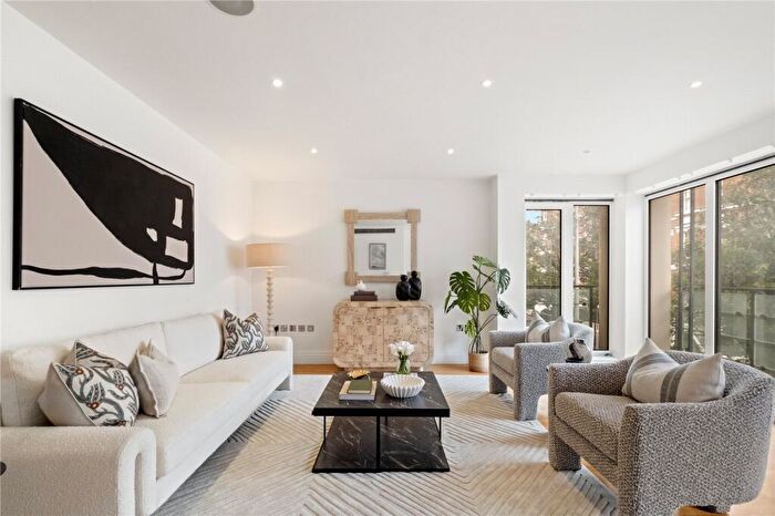3 Bedroom Duplex For Sale In Drayton Gardens, London, SW10